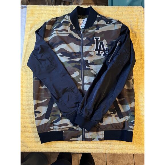 AUTHENTIC ALPHA INDUSTRIES Vintage LOS ANGELES DODGERS Camo BOMBER JACKET A4 - Picture 1 of 12